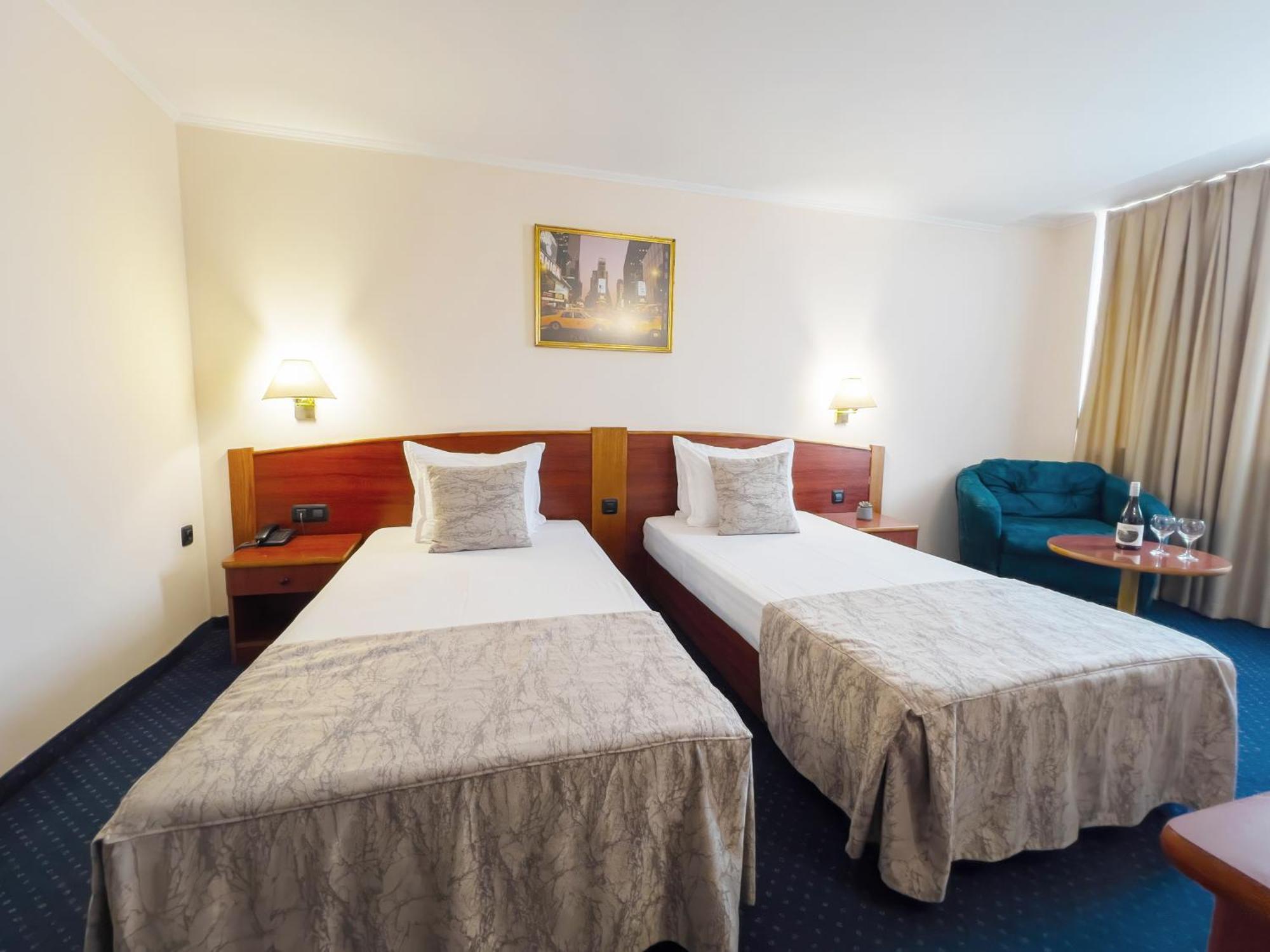 Hotel Orbita فارنا المظهر الخارجي الصورة